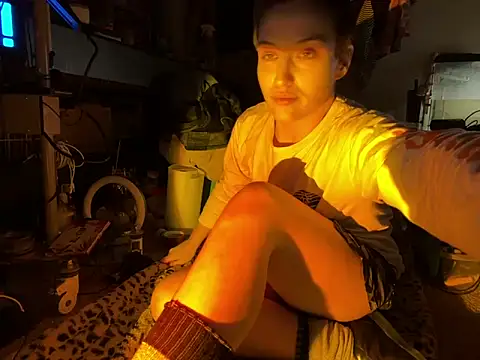 Snapshot of Starving4Cock chatting on 02.15.25 Starving4Cock online show from 02.15.25