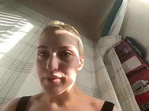 Snapshot of Starving4Cock chatting on 11.15.25 Starving4Cock online show from 11.15.25