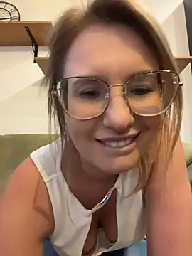 Snapshot of Vanilladreams chatting on 06.14.26 Vanilladreams online show from 06.14.26