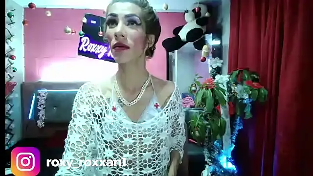 Snapshot of roxy_roxxan chatting on 12.30.24 roxy roxxan online show from 12.30.24