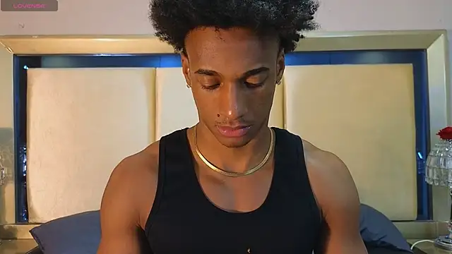 Snapshot of Malkongarcia chatting on 12.15.25 Malkongarcia online show from 12.15.25