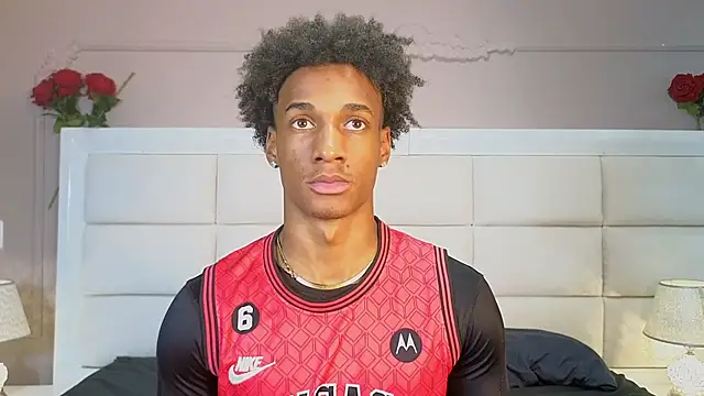 Snapshot of Malkongarcia chatting on 12.16.25 Malkongarcia online show from 12.16.25