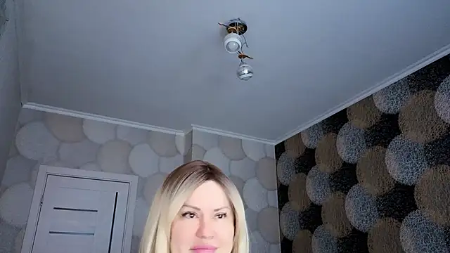 Snapshot of natusik chatting on 01.15.25 natusik online show from 01.15.25