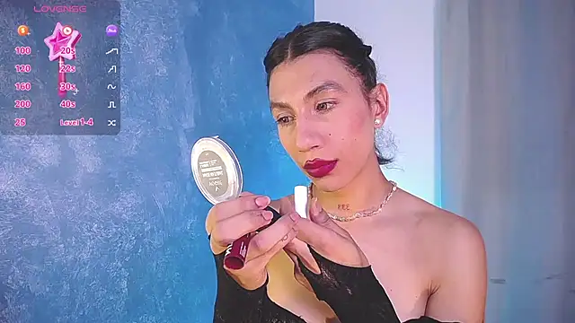Snapshot of sofiaa_grey_ chatting on 12.23.24 sofiaa grey online show from 12.23.24