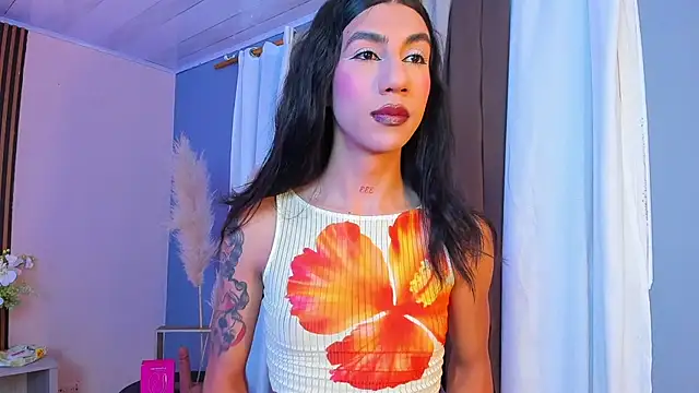 Snapshot of sofiaa_grey_ chatting on 10.13.25 sofiaa grey online show from 10.13.25