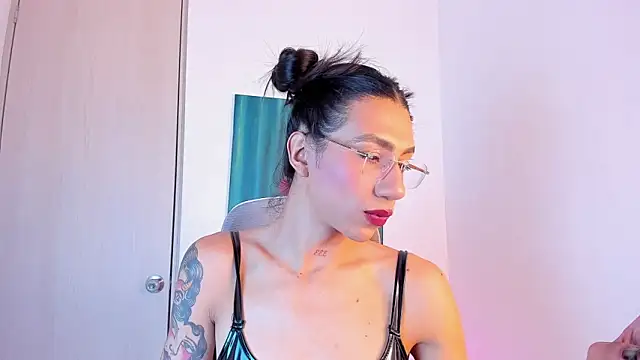 sofiaa grey  online show from 03.22.26