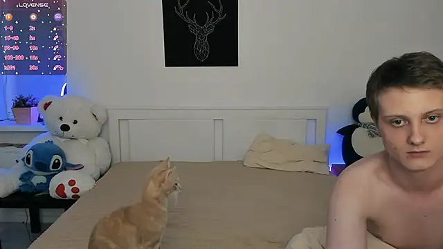 Snapshot of shaameless chatting on 02.14.25 shaameless online show from 02.14.25