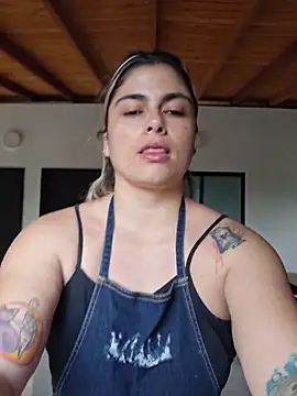 Snapshot of Juliietha_servas chatting on 03.11.26 Juliietha servas online show from 03.11.26