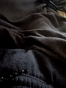 Snapshot of Beyraul123 chatting on 12.17.25 Beyraul123 online show from 12.17.25