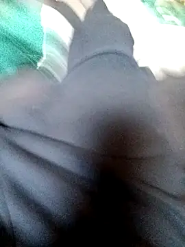 Snapshot of ySqmbVanbe chatting on 11.12.25 ySqmbVanbe online show from 11.12.25