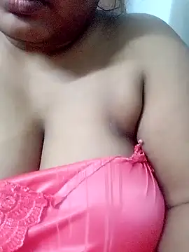 Snapshot of Jenny-43 chatting on 01.28.25 Jenny-43 online show from 01.28.25