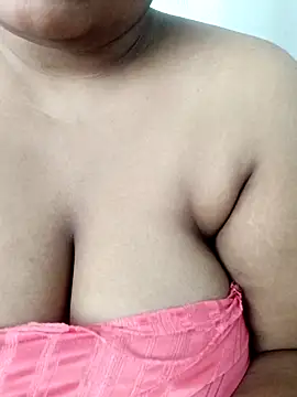 Snapshot of Jenny-43 chatting on 11.28.25 Jenny-43 online show from 11.28.25