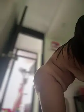 Snapshot of Sol_biglips chatting on 02.20.25 Sol biglips online show from 02.20.25