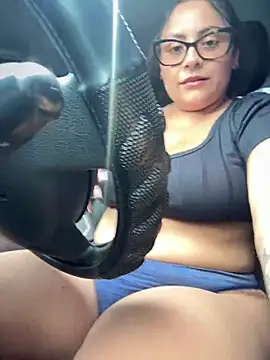 Snapshot of Sol_biglips chatting on 02.28.25 Sol biglips online show from 02.28.25