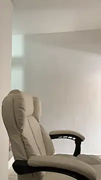 Snapshot of Sol_biglips chatting on 11.10.25 Sol biglips online show from 11.10.25