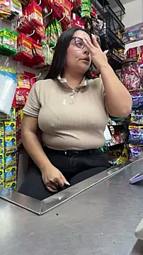 Snapshot of Sol_biglips chatting on 12.03.25 Sol biglips online show from 12.03.25