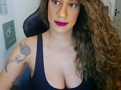 Snapshot of gauchinhaG chatting on 02.13.25 gauchinhaG online show from 02.13.25