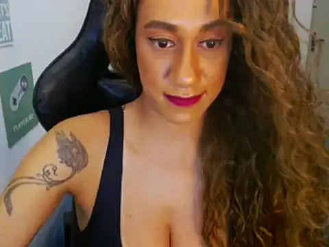 Snapshot of gauchinhaG chatting on 02.13.25 gauchinhaG online show from 02.13.25