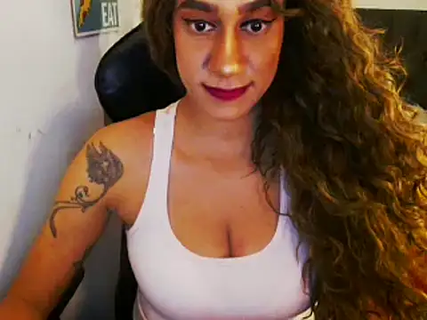 Snapshot of gauchinhaG chatting on 02.24.25 gauchinhaG online show from 02.24.25