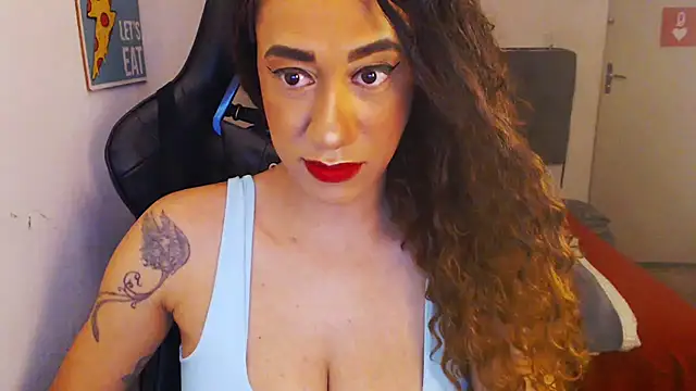 Snapshot of gauchinhaG chatting on 10.12.25 gauchinhaG online show from 10.12.25