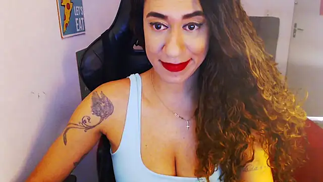 Snapshot of gauchinhaG chatting on 11.17.25 gauchinhaG online show from 11.17.25