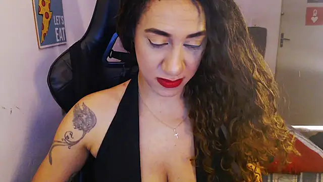 Snapshot of gauchinhaG chatting on 11.19.25 gauchinhaG online show from 11.19.25