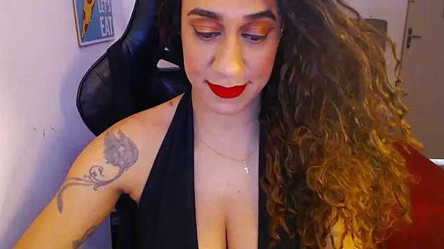 Snapshot of gauchinhaG chatting on 11.24.25 gauchinhaG online show from 11.24.25