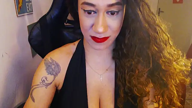 Snapshot of gauchinhaG chatting on 11.26.25 gauchinhaG online show from 11.26.25