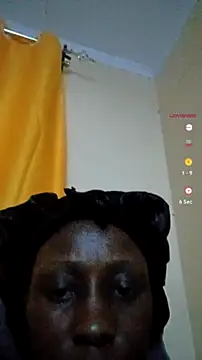 Snapshot of black_sexy_queen chatting on 07.08.26 black sexy queen online show from 07.08.26