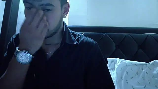 Snapshot of tom_thick chatting on 10.12.25 tom thick online show from 10.12.25