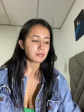 AnithaFigueroa1 online show from 12.28.24