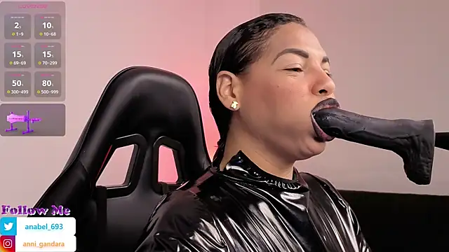 Snapshot of Anabel693 chatting on 11.21.25 Anabel693 online show from 11.21.25