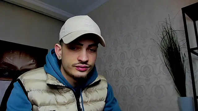 Snapshot of BrandonTate chatting on 03.05.25 BrandonTate online show from 03.05.25