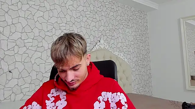 Snapshot of BrandonTate chatting on 10.27.25 BrandonTate online show from 10.27.25