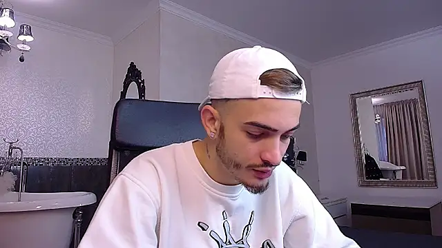 Snapshot of BrandonTate chatting on 11.13.25 BrandonTate online show from 11.13.25