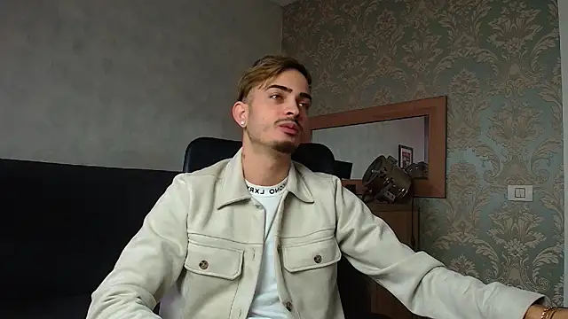 Snapshot of BrandonTate chatting on 11.18.25 BrandonTate online show from 11.18.25