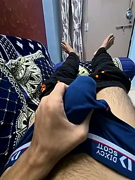 Snapshot of Yours1311 chatting on 11.12.25 Yours1311 online show from 11.12.25