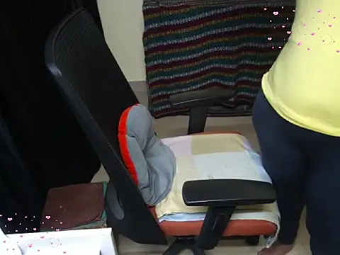 Snapshot of Arushisingh8888 chatting on 11.25.25 Arushisingh8888 online show from 11.25.25