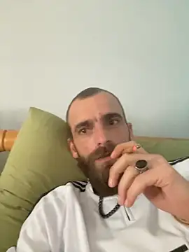 Snapshot of Antonio_Vatooo chatting on 09.28.25 Antonio Vatooo online show from 09.28.25