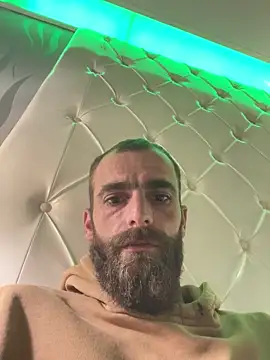 Snapshot of Antonio_Vatooo chatting on 09.30.25 Antonio Vatooo online show from 09.30.25