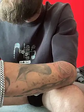 Snapshot of Antonio_Vatooo chatting on 10.12.25 Antonio Vatooo online show from 10.12.25