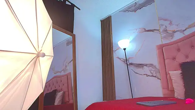 Ema Jonees online show from 11.08.25