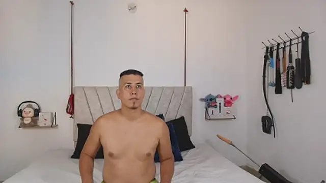 Snapshot of Liana_Asaff chatting on 11.22.25 Liana Asaff online show from 11.22.25