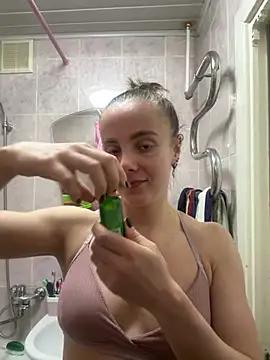 Snapshot of AlisaKissss chatting on 02.25.25 AlisaKissss online show from 02.25.25