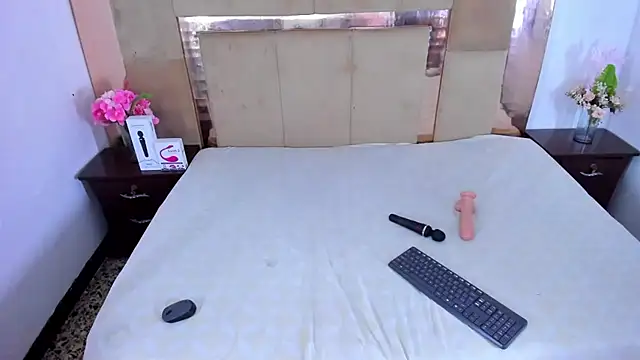 LizBrook online show from 03.14.25