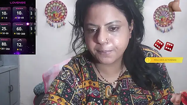 Snapshot of Sexy_komolika chatting on 10.28.25 Sexy komolika online show from 10.28.25