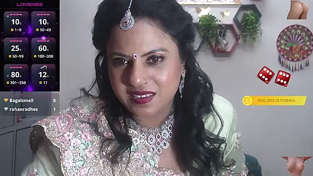 Snapshot of Sexy_komolika chatting on 11.18.25 Sexy komolika online show from 11.18.25