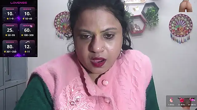 Snapshot of Sexy_komolika chatting on 12.14.25 Sexy komolika online show from 12.14.25