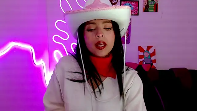 Snapshot of Kind_Scarlett chatting on 02.10.25 Kind Scarlett online show from 02.10.25