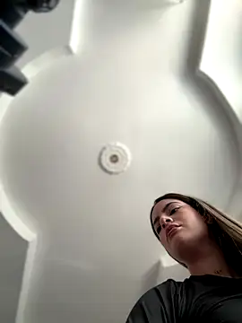 Snapshot of emiss_ chatting on 09.25.25 emiss online show from 09.25.25